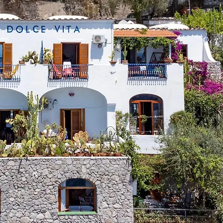 La Dolce A Boutique Гостевой дом 4*